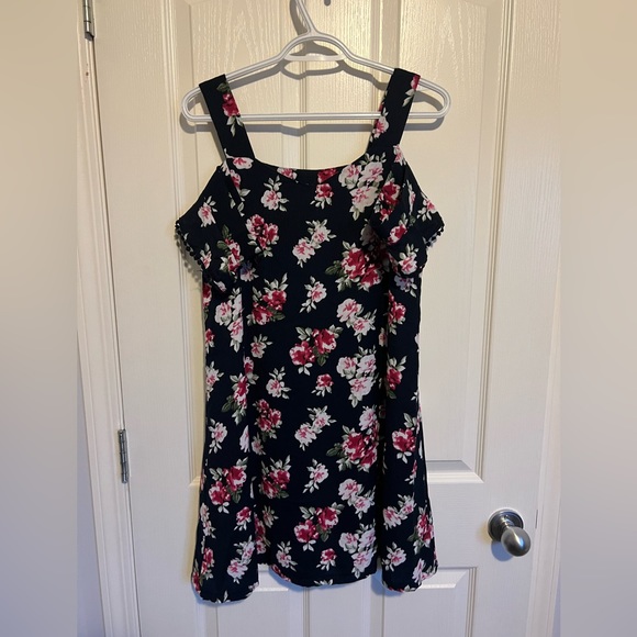 Boutique Dress with Arm Cuff Sleeves - Small - Picture 2 of 4